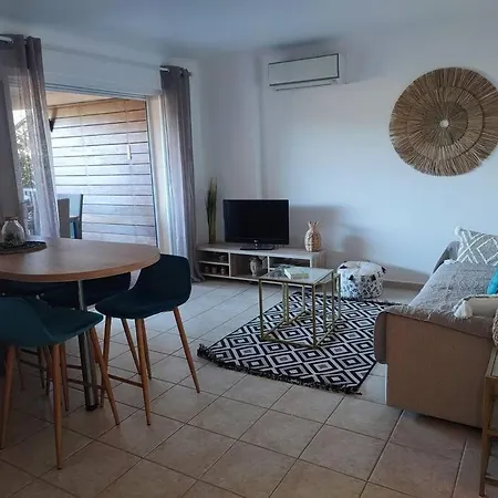 & Piscine Santa Giulia 公寓