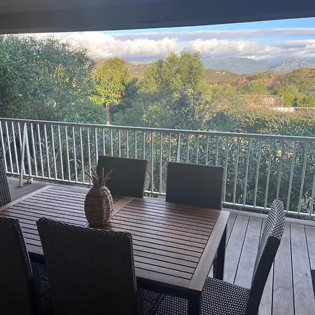 & Piscine Santa Giulia Apartman *