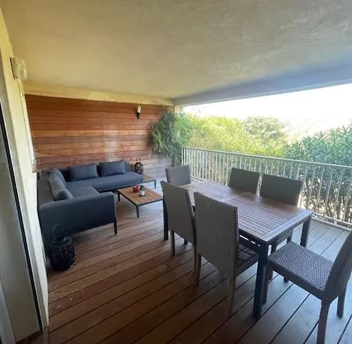 Апартаменти & Piscine Santa Giulia Порто-Веккіо