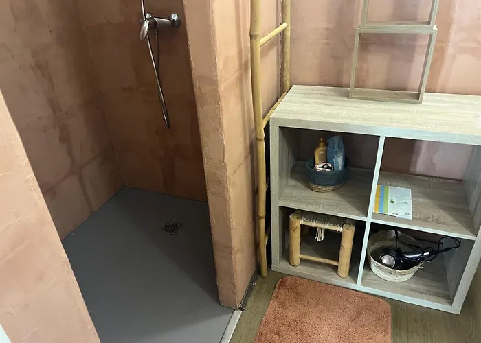 & Piscine Santa Giulia 公寓