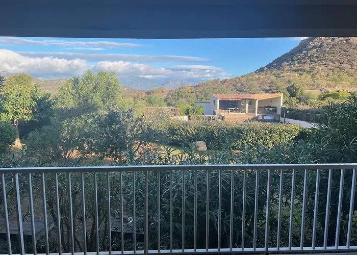 公寓 & Piscine Santa Giulia 维琪奥港